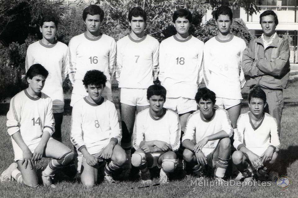 Oscar Troncoso como técnico del Colegio Marambio (1988).