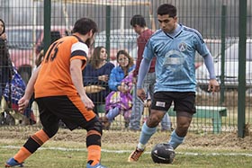 El “Batallón de la Avenida” hizo la tarea y sigue de líder