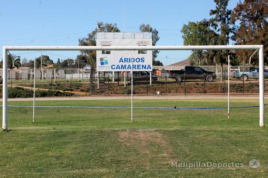 Césped del Roberto Bravo entra en etapa de mejoramiento