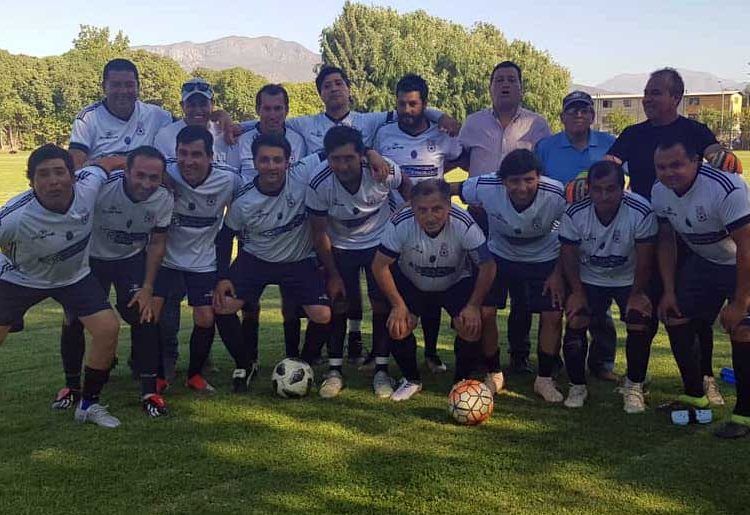Deportes Melipilla Séniors gritó tricampeón en la serie A
