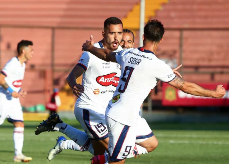 Los Potros celebran su primer triunfo en su retorno a Primera División