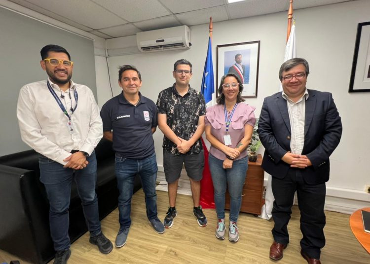 Delegada Provincial se reúne con dirigentes de Deportes Melipilla