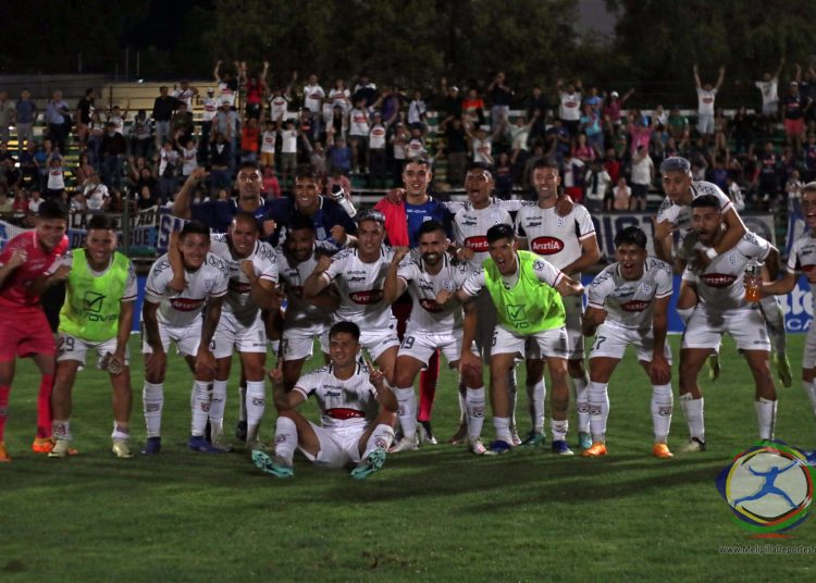 Deportes Melipilla arrasa en su debut en la Segunda División con una goleada sobre Trasandino