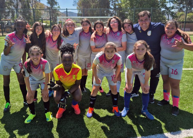Las “Carmelitas” avanzan con fuerza en el Campeonato Provincial Femenino Escolar