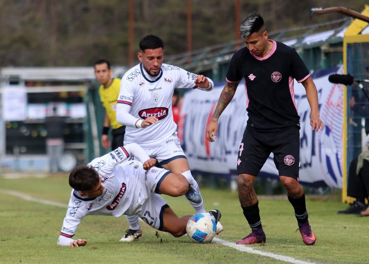 Deportes Melipilla gana, gusta y golea a Santiago City en el cierre de la primera rueda