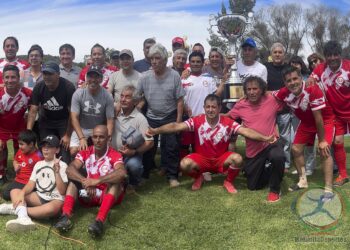El “Rey de Copas” festeja: Unión Balmaceda campeón del Torneo Oficial ’25 de la Asociación Super Senior