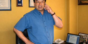 Luis Bustos rompe el silencio, pero evita asumir responsabilidades por la peor crisis institucional de Deportes Melipilla